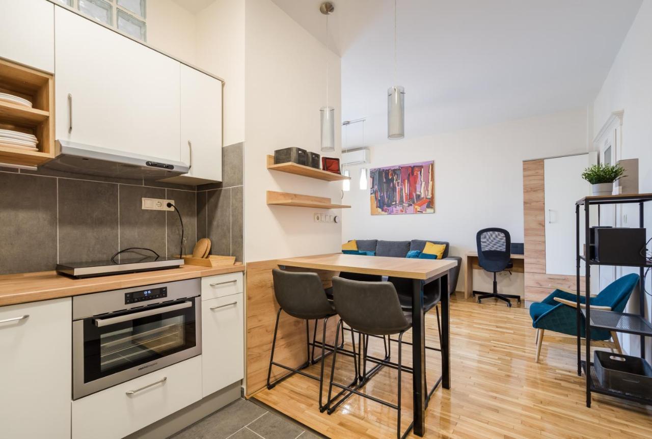 Bpr Blue Paradise Apartment With A/C Budapeste Exterior foto