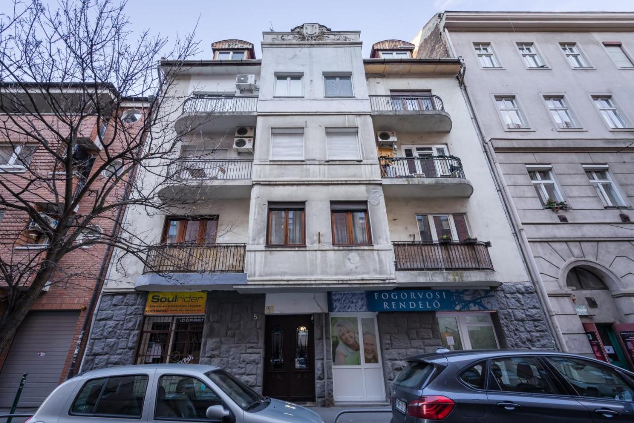 Bpr Blue Paradise Apartment With A/C Budapeste Exterior foto